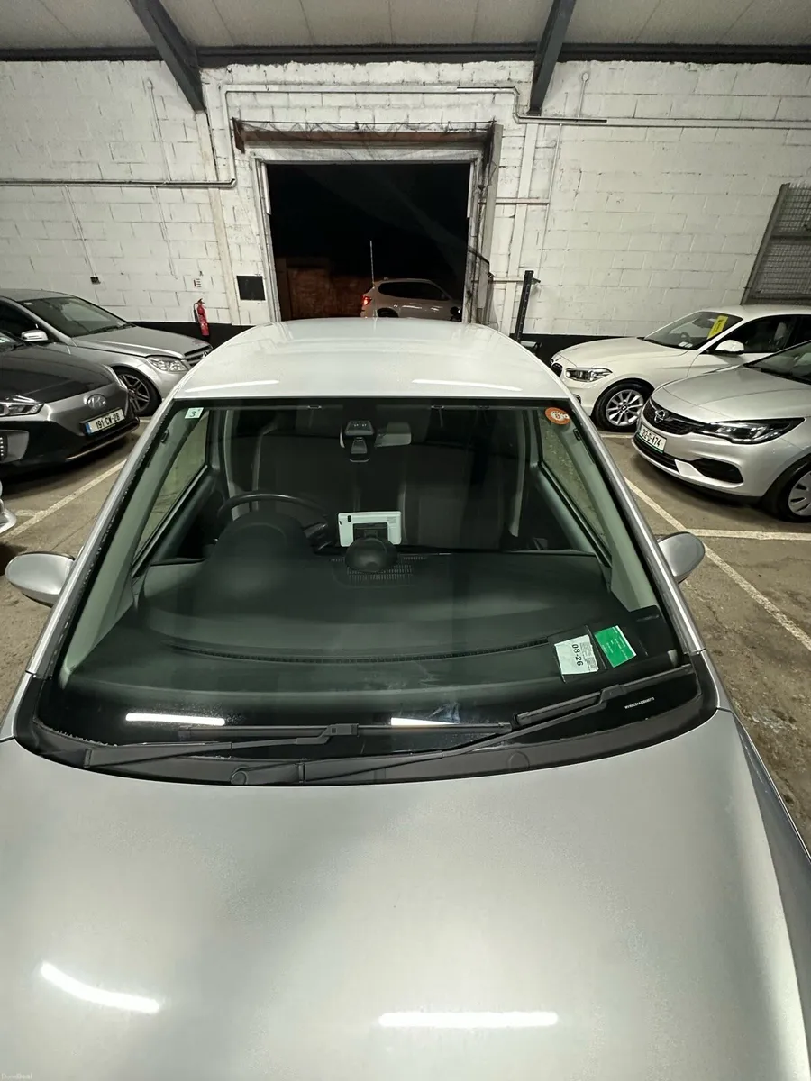 Volkswagen Up Automatic 2013 1000cc - Image 1