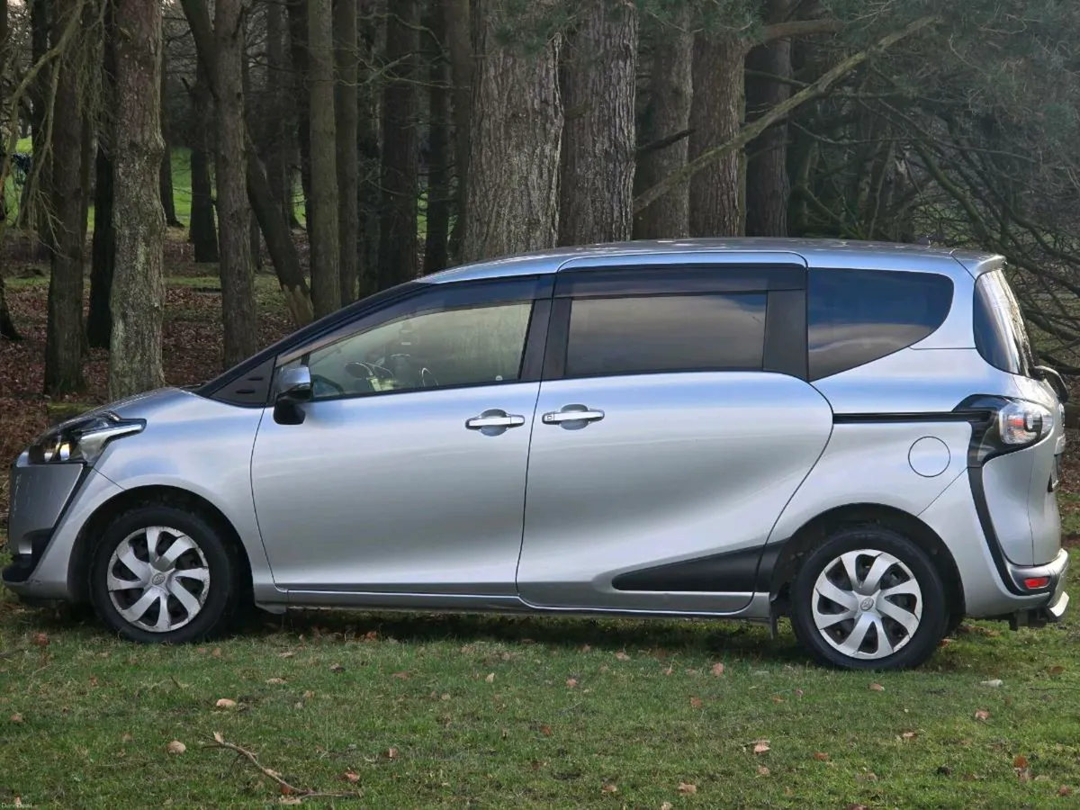 Automatic Toyota Model Sienta Year 2017 98 miles - Image 2