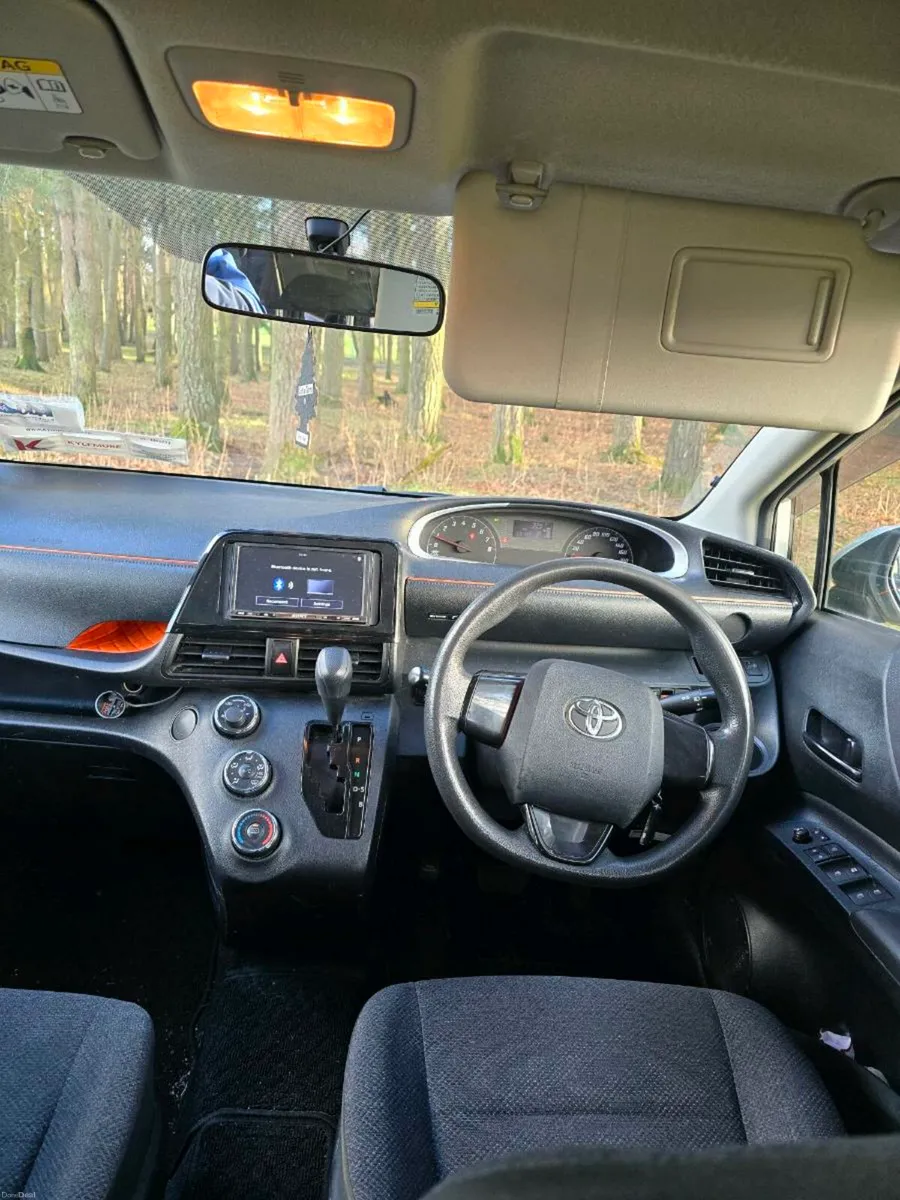 Automatic Toyota Model Sienta Year 2017 98 miles - Image 1
