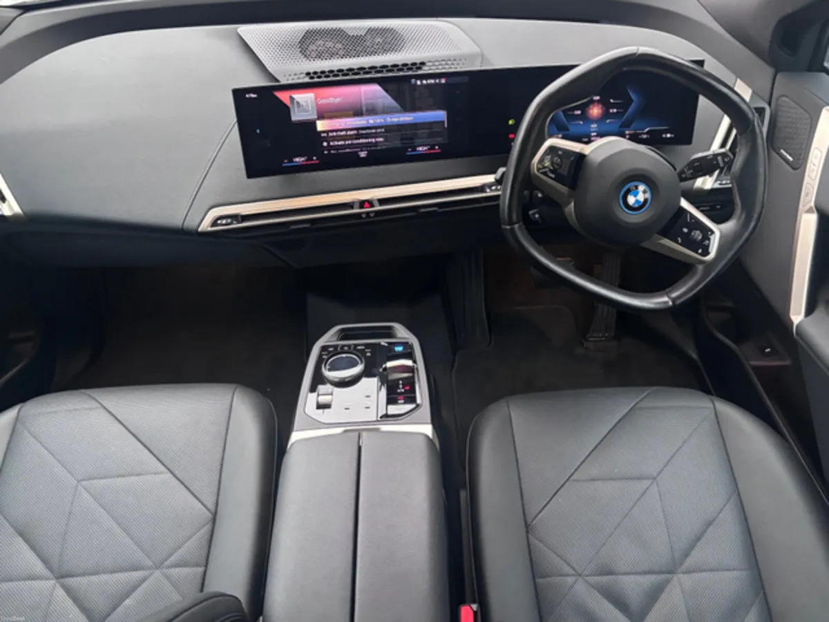 BMW IX XDRIVE40 M SPORT EDITION // PANORAMIC ROOF - Image 2