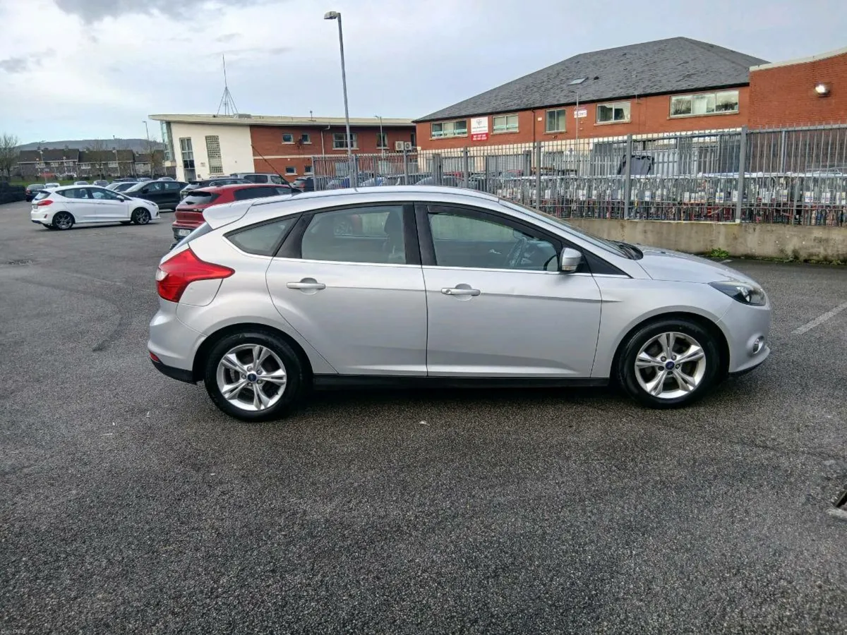 2012 Ford focus !! New nct !! - Image 2