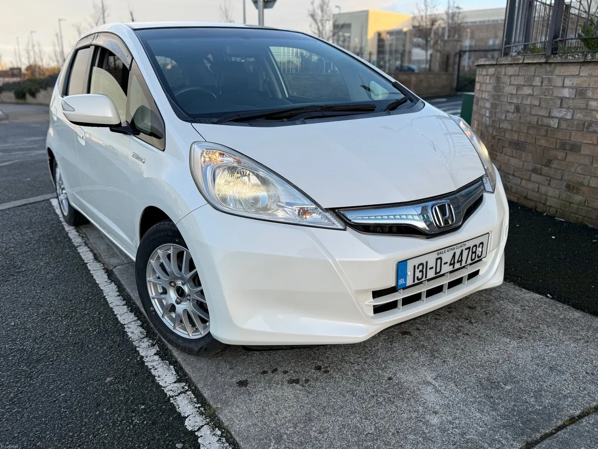 131 Honda Fit Hybrid Auto 1.3 Petrol Fresh import - Image 4