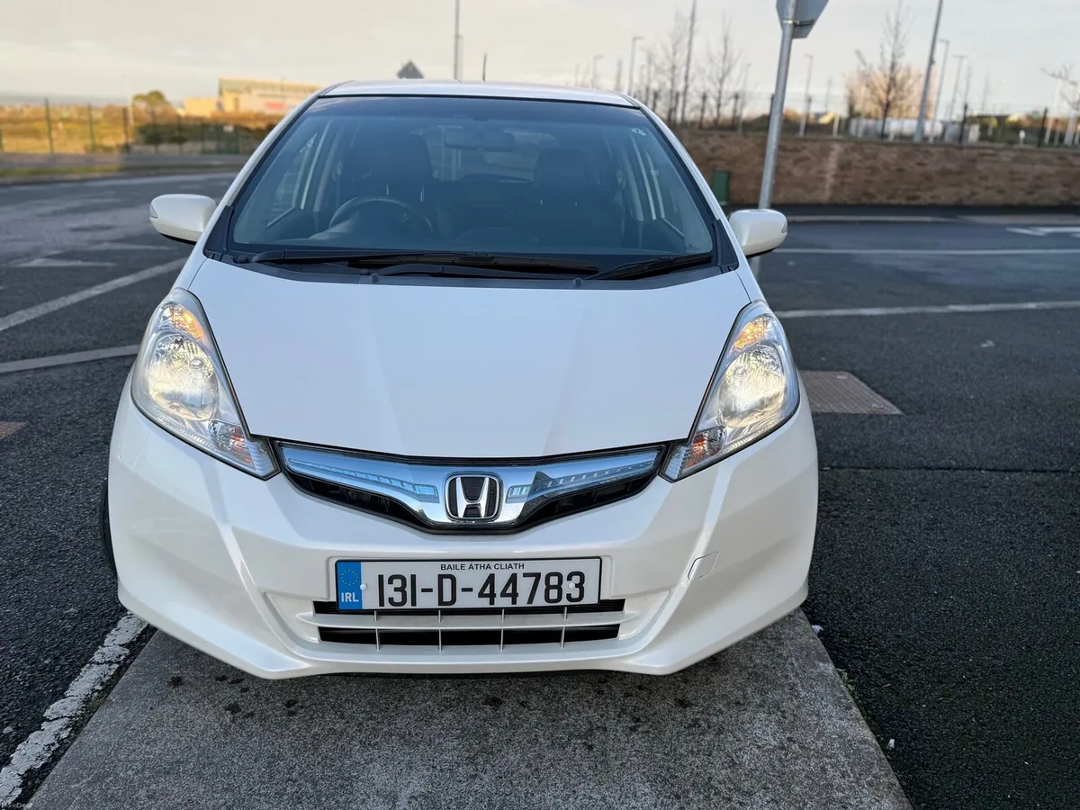 131 Honda Fit Hybrid Auto 1.3 Petrol Fresh import - Image 2