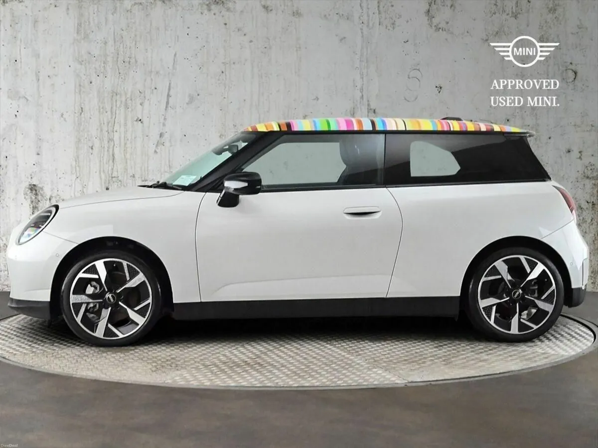 Mini Cooper Cooper SE - Image 3