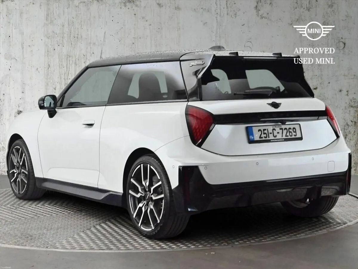 Mini Cooper Cooper E - Image 2