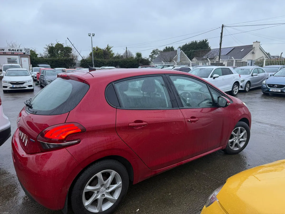 Peugeot 208 2015 - Image 3