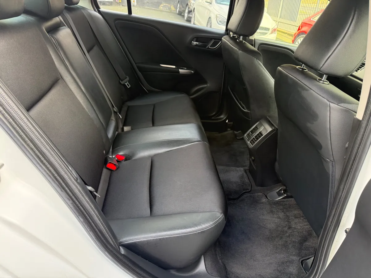 2015 Honda Grace 1.5L Hybrid Automatic - Image 5
