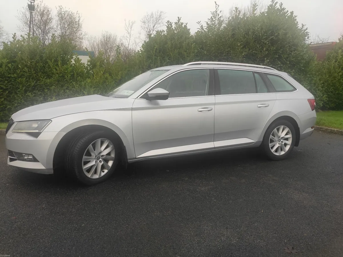 Skoda Superb 2017 - Image 4