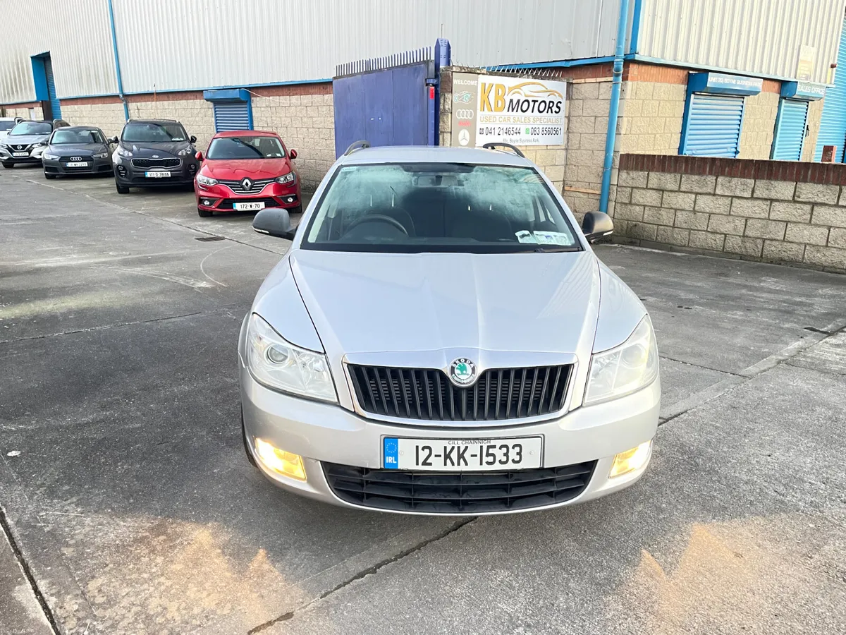 2012Skoda Octavia Combi Acti 1.6 CR DSG Automatic - Image 2