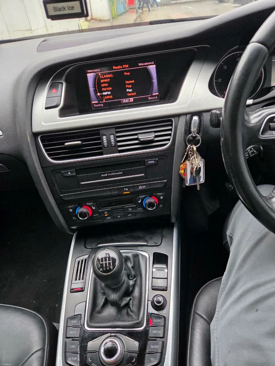 2011 audi a4 - Image 3