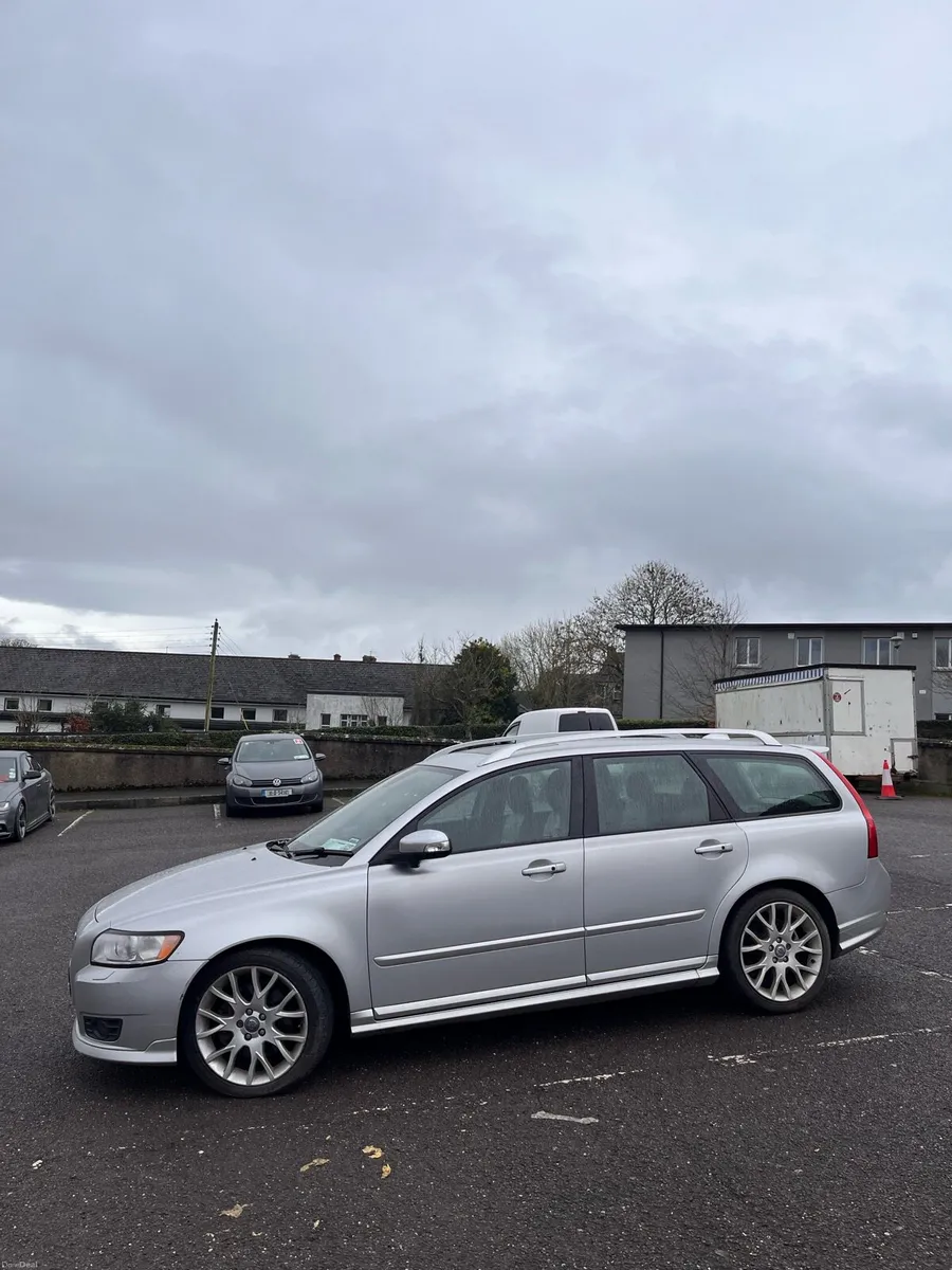 Volvo V50 R-design AUTOMATIC - Image 2