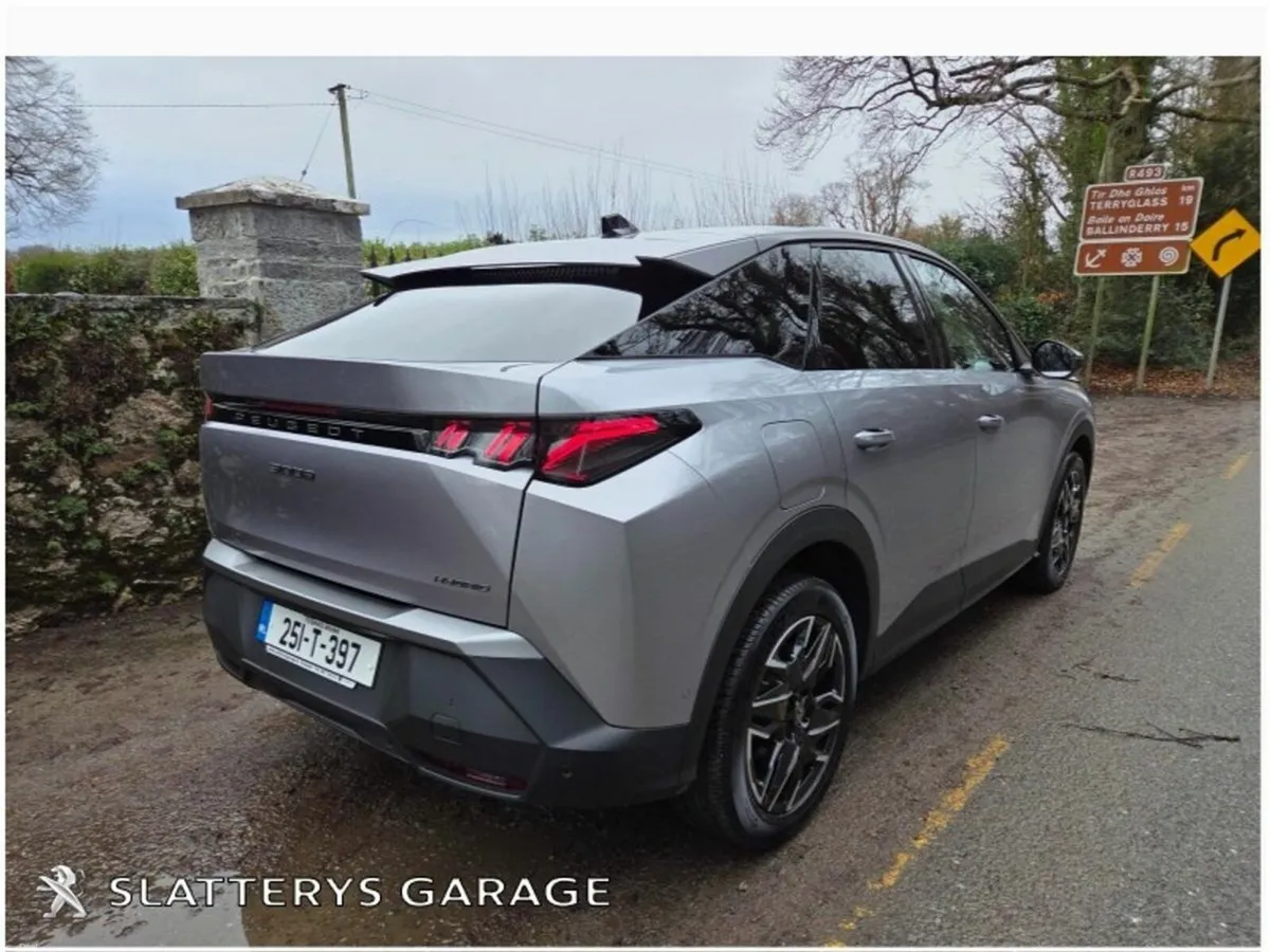 Peugeot 3008 1.2 MHEV PureTech 136bhp eDCS6 Allure - Image 4
