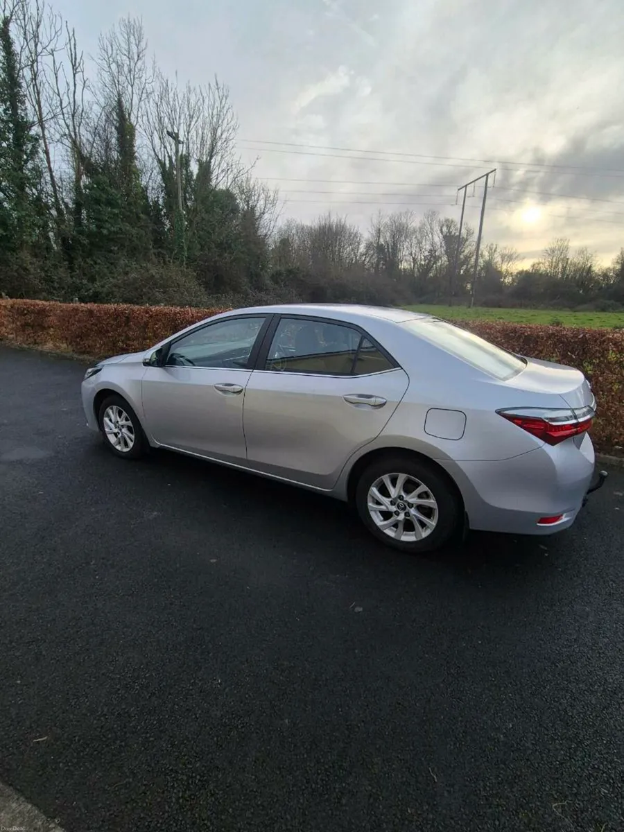 Toyota Corolla - Image 2