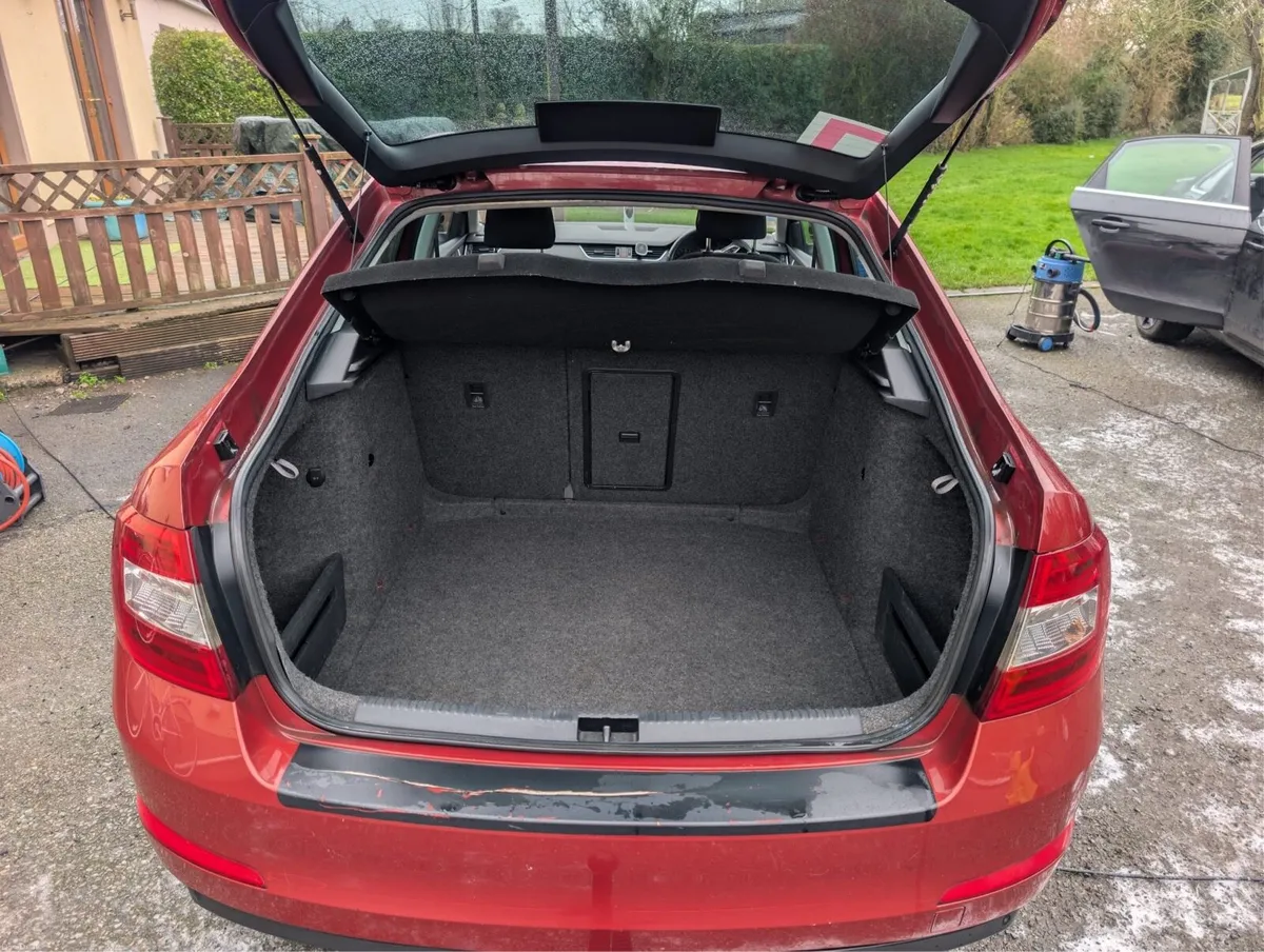 Skoda Octavia 1.6 2015 Tax Jan 2027 - Image 4