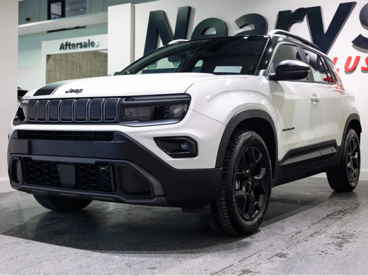 Jeep Avenger 4XE Upland - Image 3