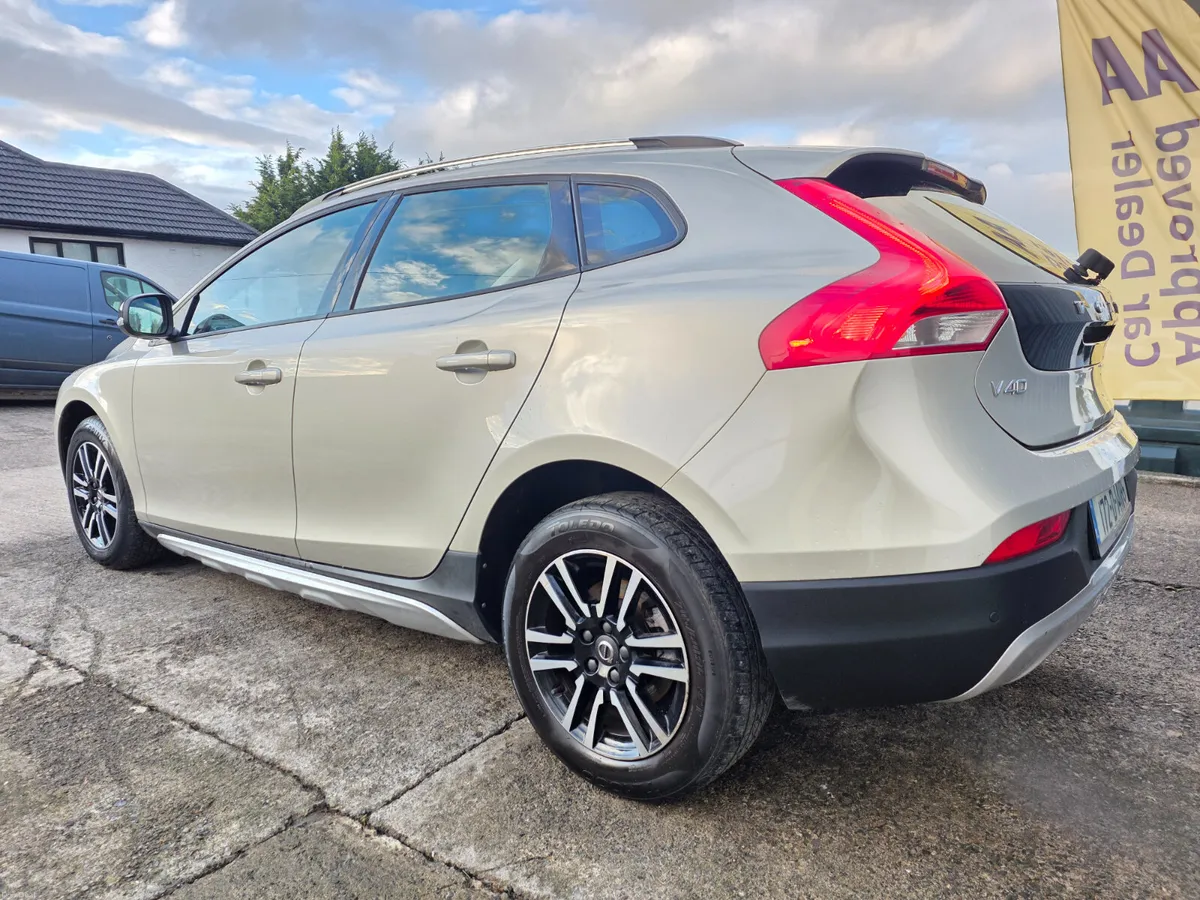2017 VOLVO V40 CROSS * ONLY 49K MILES*D2 2.0 DIESE - Image 6