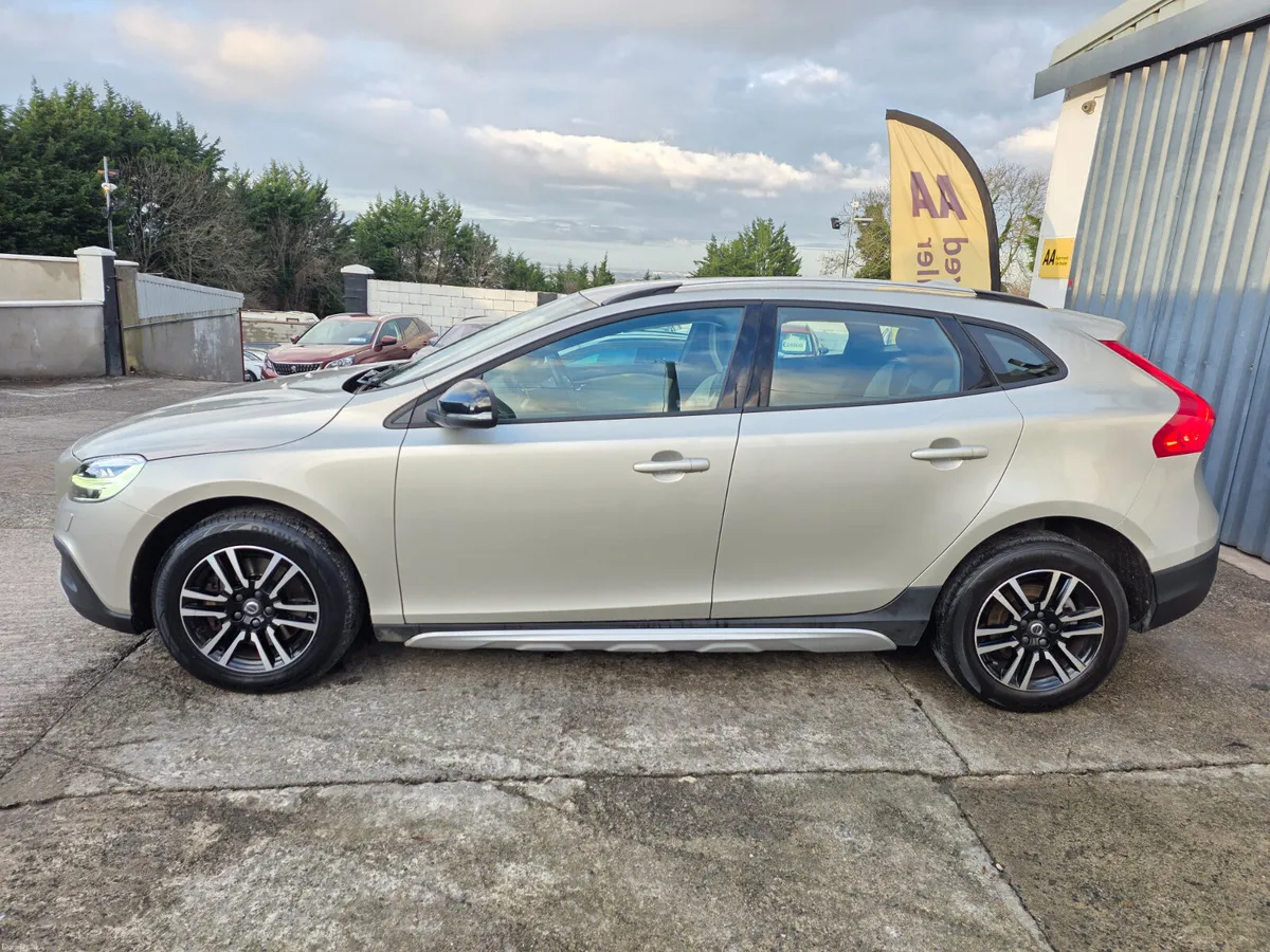 2017 VOLVO V40 CROSS * ONLY 49K MILES*D2 2.0 DIESE - Image 5