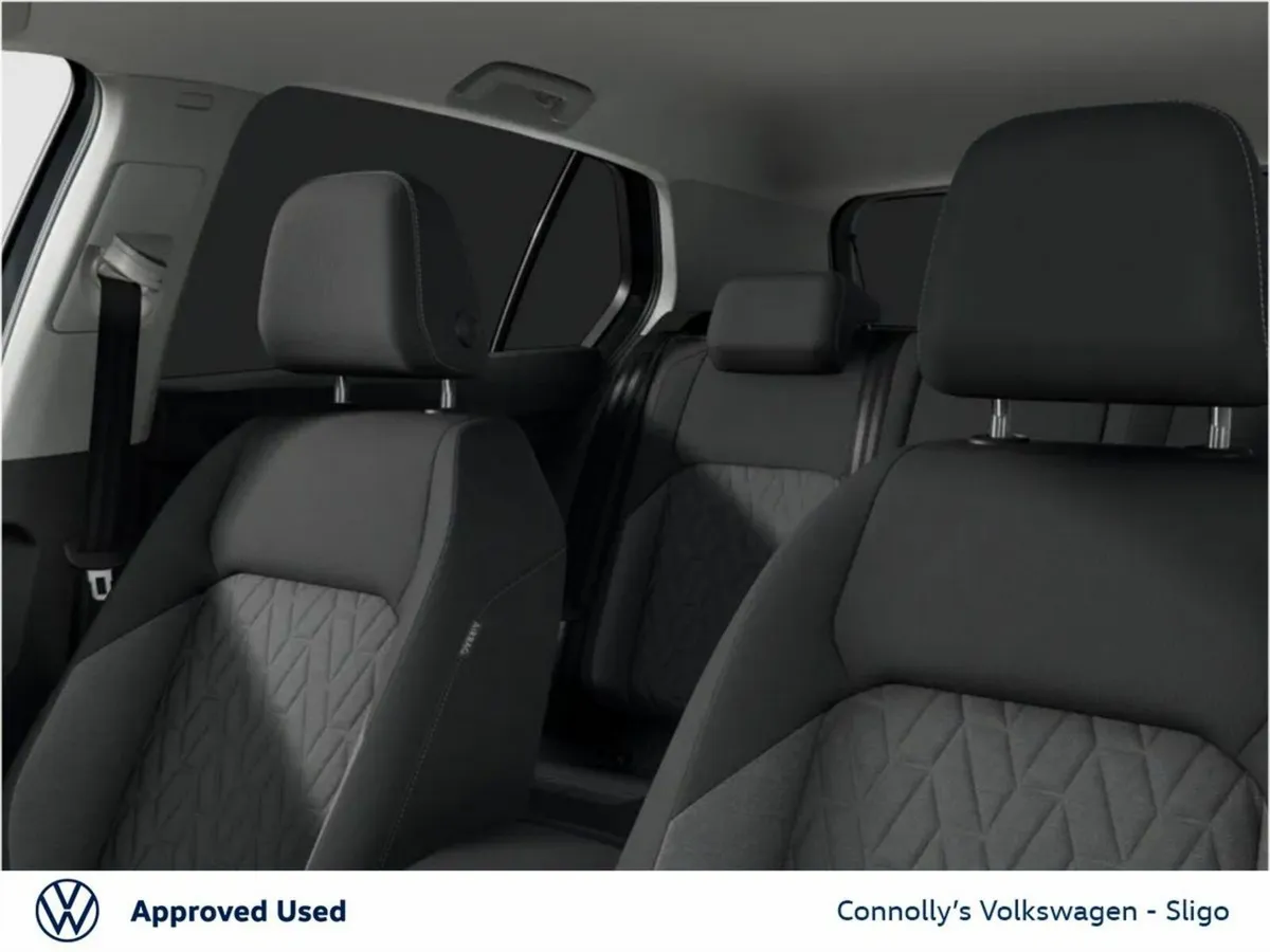 Volkswagen Golf EDITION 75 MHEV 1.5 eTSI 116HP - Image 4