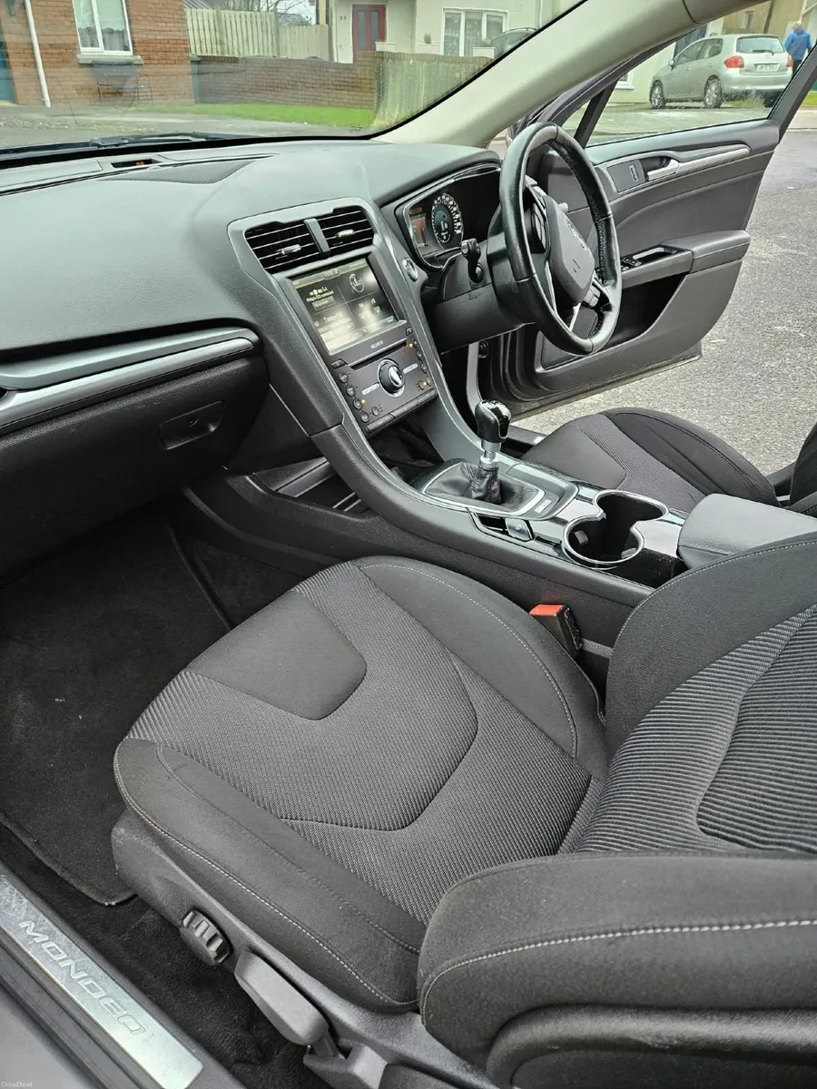 Ford Mondeo Titanium - Image 2