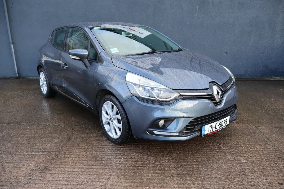 Renault Clio Dynamique S NAV 51,000Km Exceptional! - Image 3