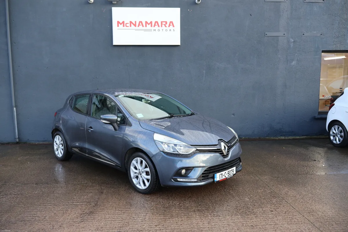 Renault Clio Dynamique S NAV 51,000Km Exceptional! - Image 1