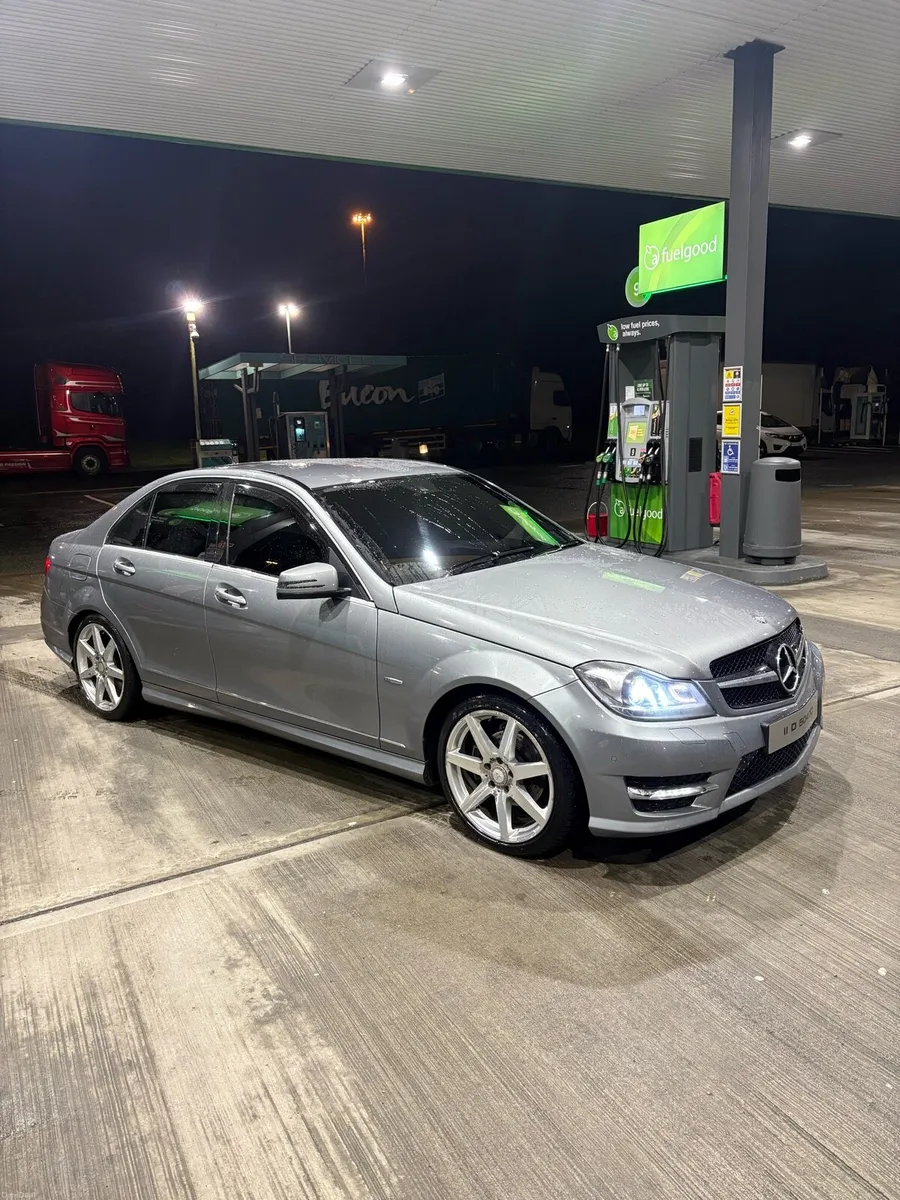Mercedes c220d - Image 3