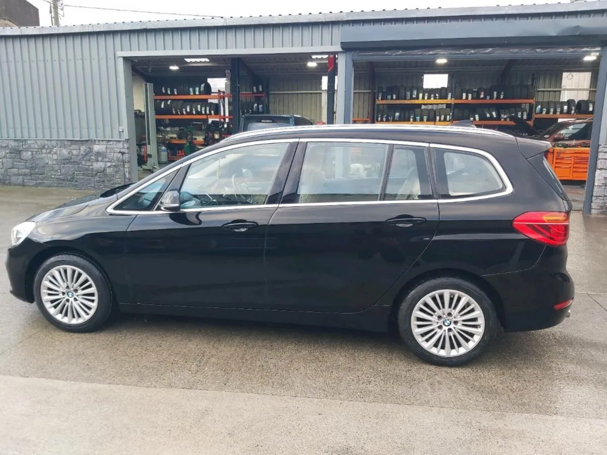 BMW 7 Seater - Image 2