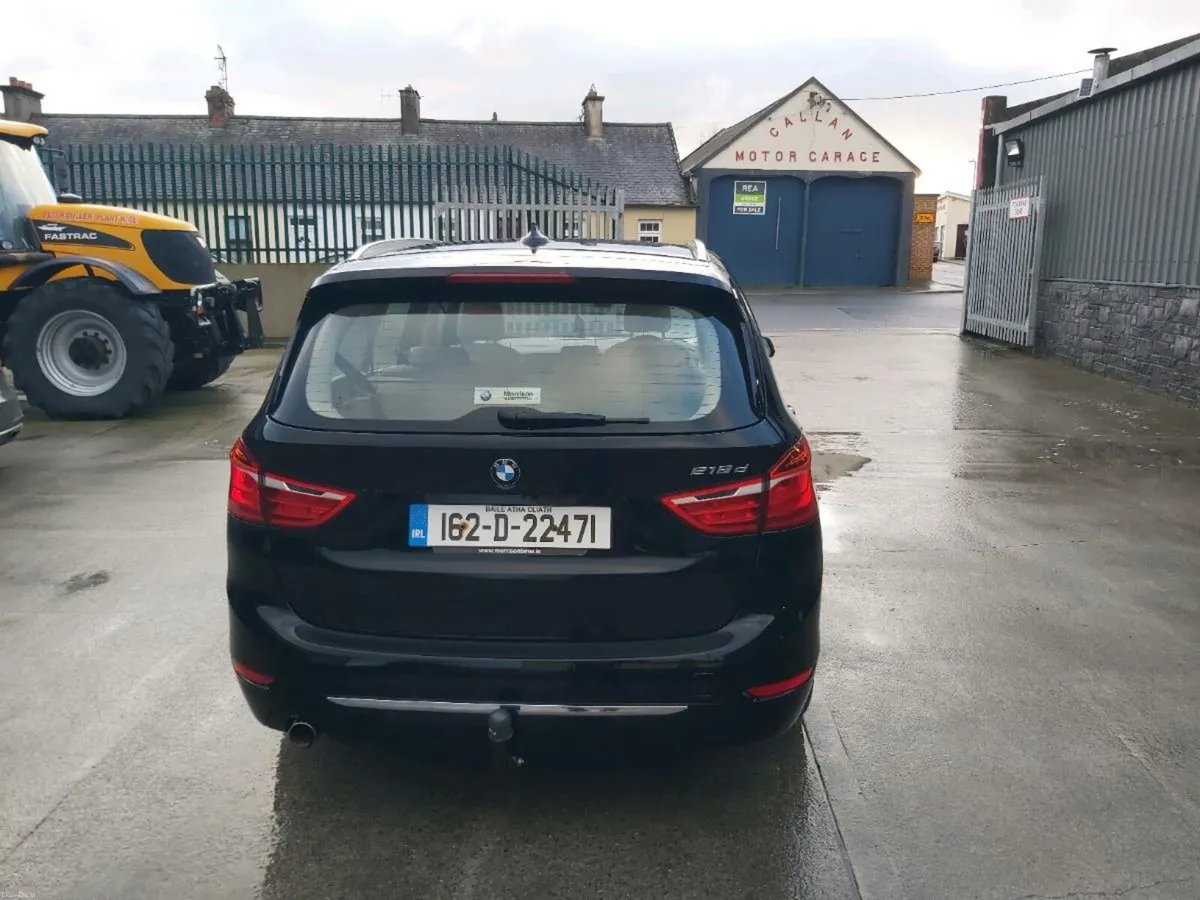 BMW 7 Seater - Image 3