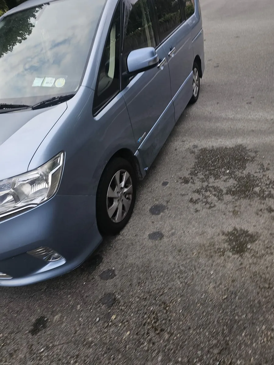 Nissan Serena - Image 4