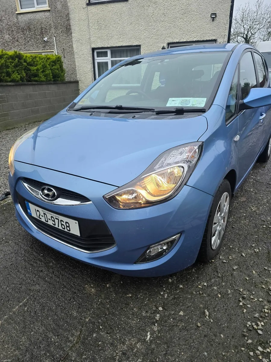 Hyundai ix20 AUTOMATIC! **LOW MILAGE** - Image 2