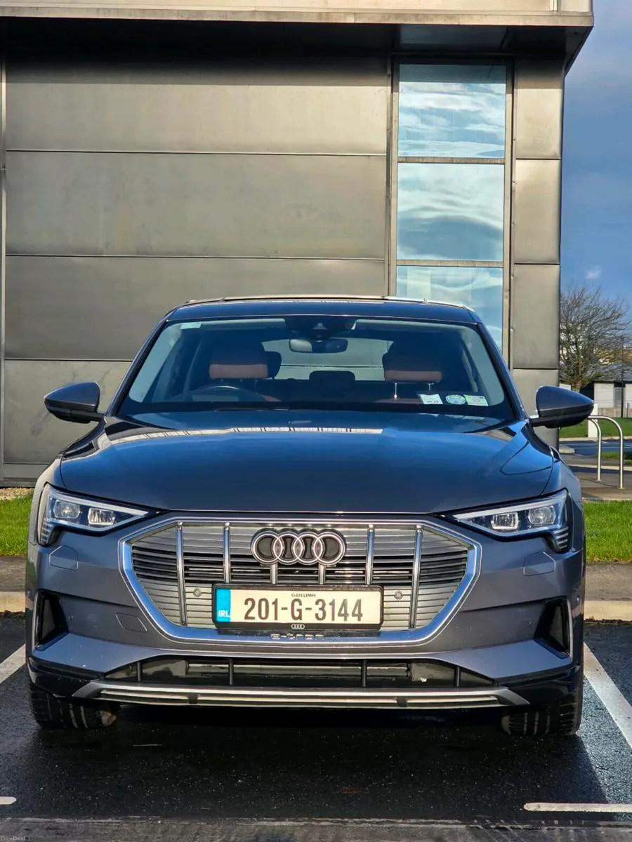 Audi e-tron 55 quattro | HUD | Pan Roof | Warranty - Image 2