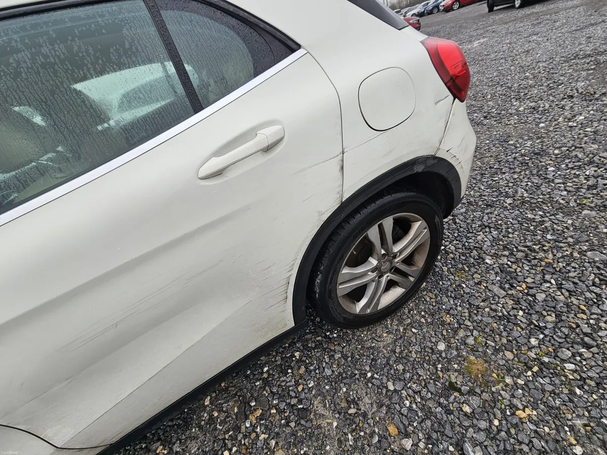 Mercedes-Benz GLA 2015 automatic €6990 - Image 4