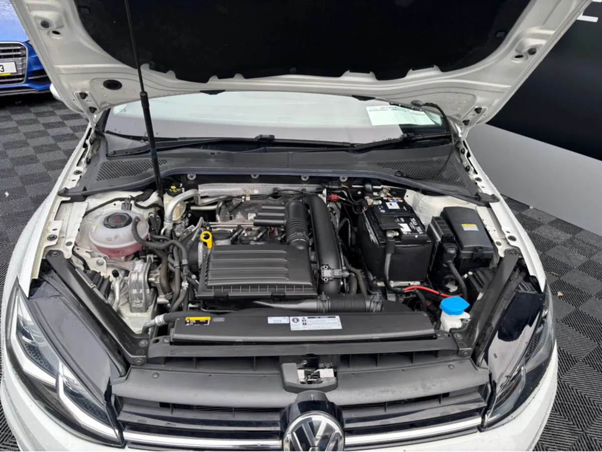 Volkswagen Golf VW Golf 1.2 TSI, petrol, auto, 18& - Image 4