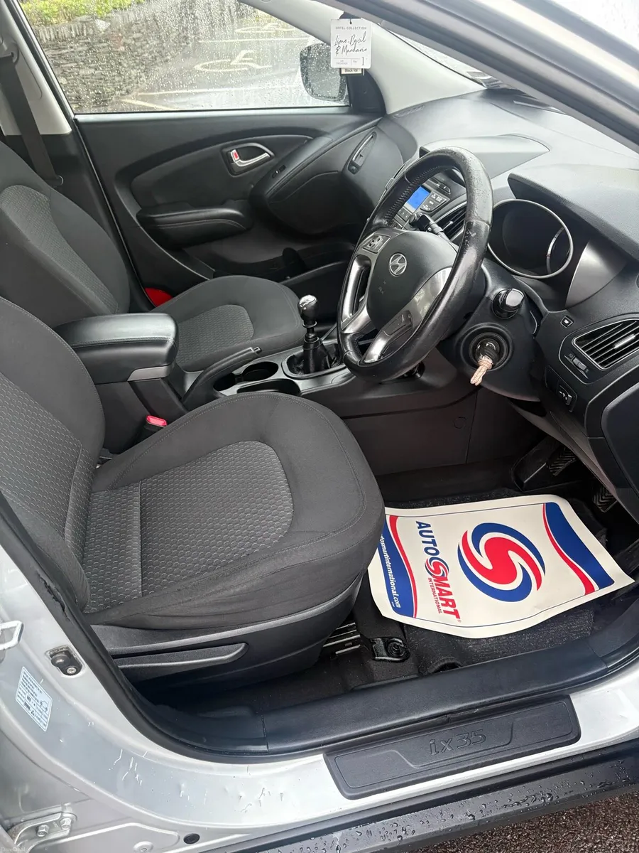 Hyundai ix35 for sale very clean tax and tested - Image 4