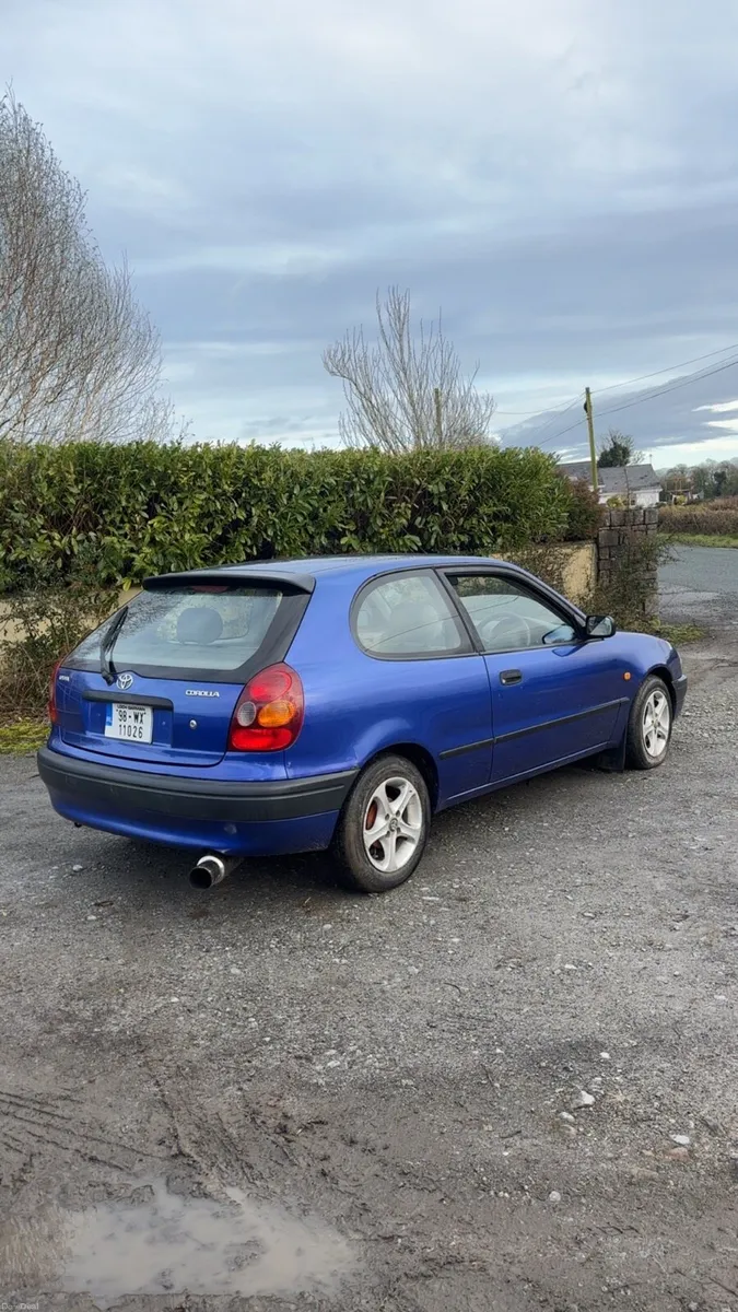 E11 Toyota Corolla - Image 3