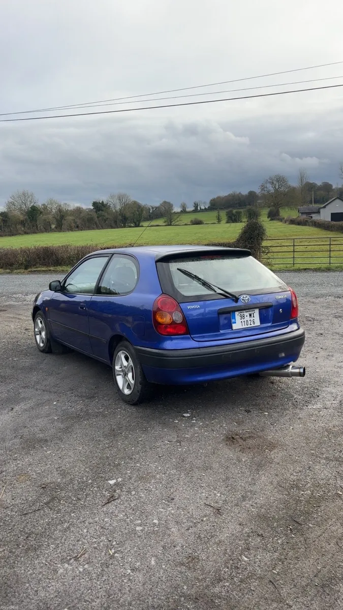E11 Toyota Corolla - Image 4