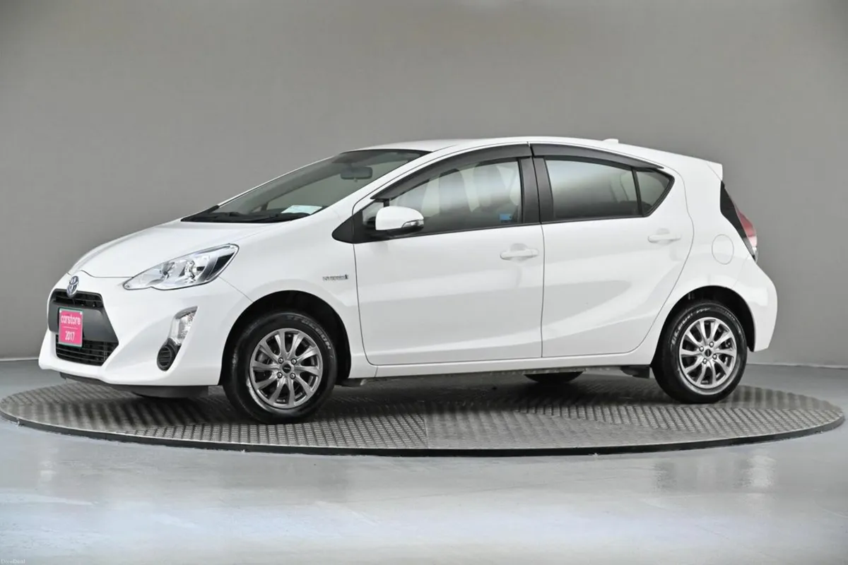 Toyota Aqua 1.5 VVT-i HYBRID **BI-TONE INTERIOR**1 - Image 4