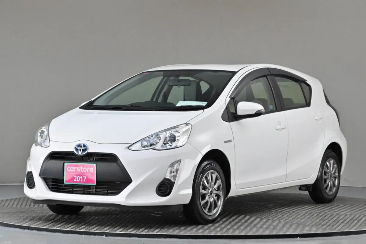 Toyota Aqua 1.5 VVT-i HYBRID **BI-TONE INTERIOR**1 - Image 3