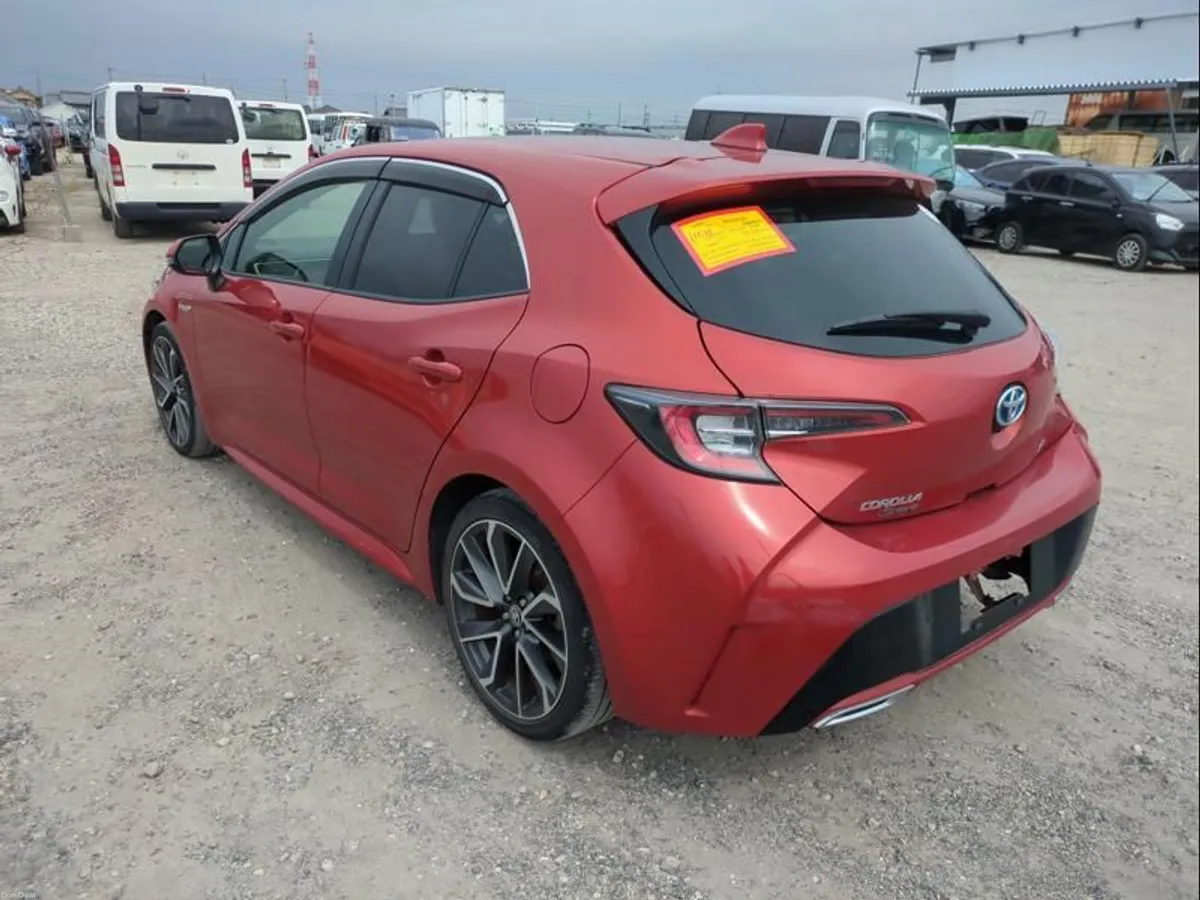 2018 Toyota Corolla Sports Hybrid HB - Image 2