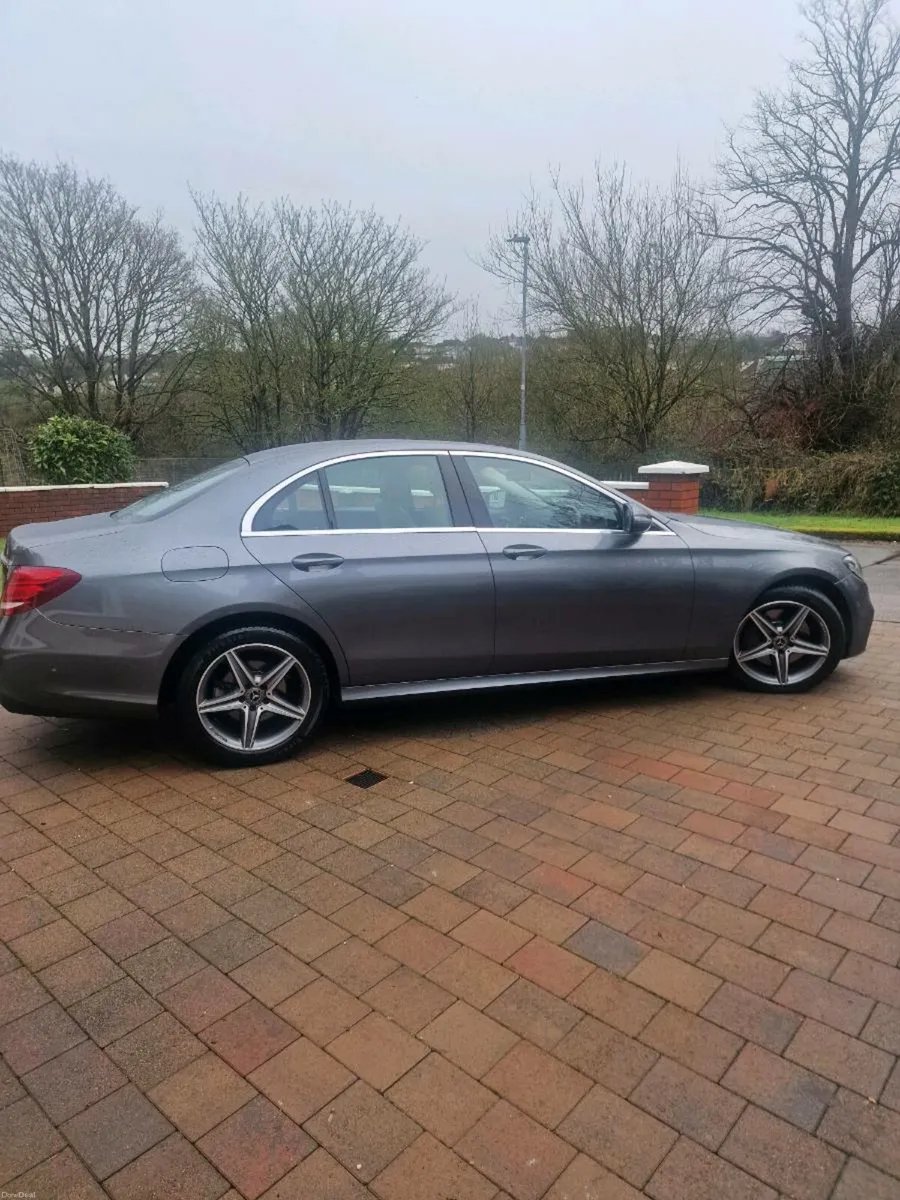 Mercedes-Benz Eclass - Image 2