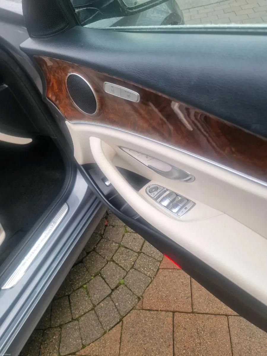 Mercedes-Benz Eclass - Image 4