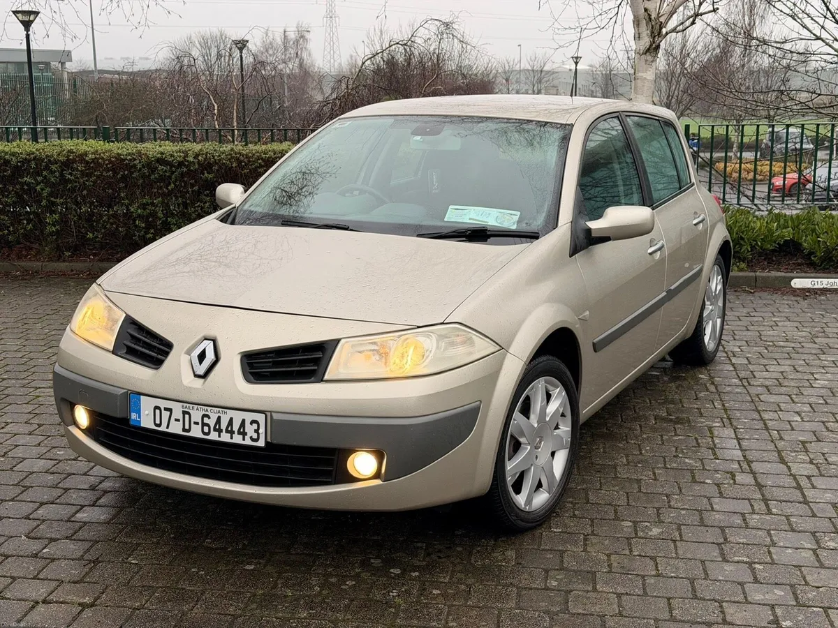 RENAULT MEGANE 1.6 PETROL AUTOMATIC ONLY 69 KLMS - Image 2
