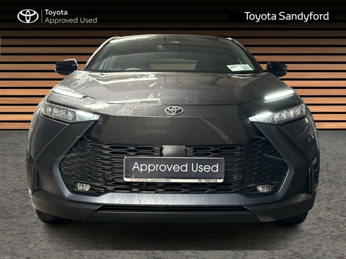 Toyota C-HR SPORT+ GLASS PAN ROOF // APPLE CARPLAY - Image 5