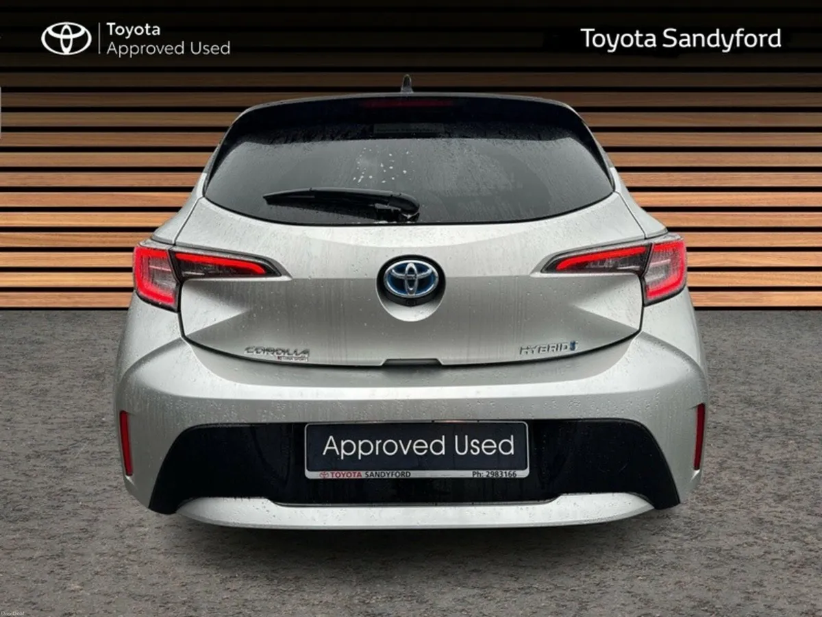 Toyota Corolla LUNA SPORT HATCHBACK // AIR CON // - Image 4