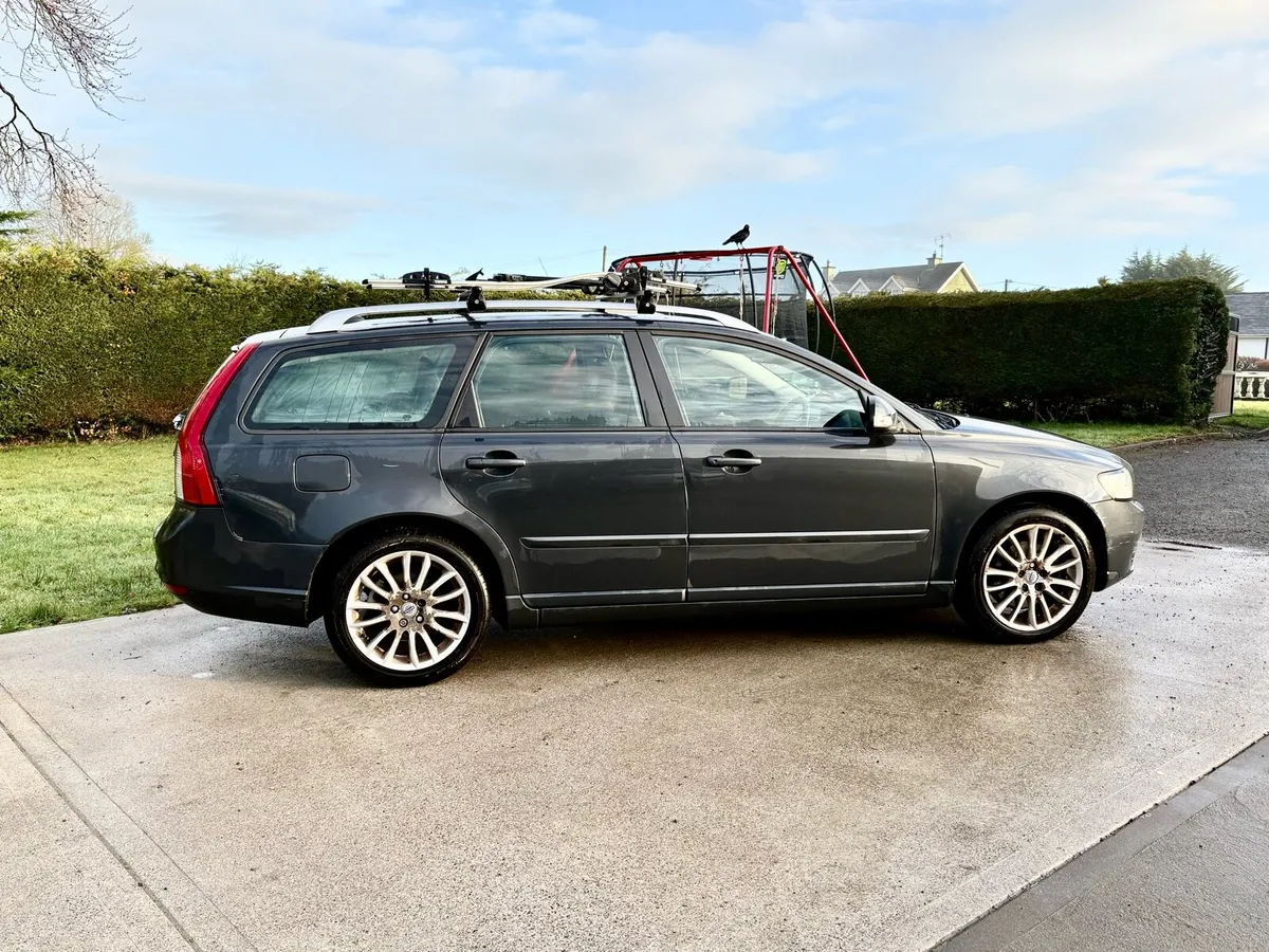 2010 VOLVO V50 2.0D NEW NCT - Image 2
