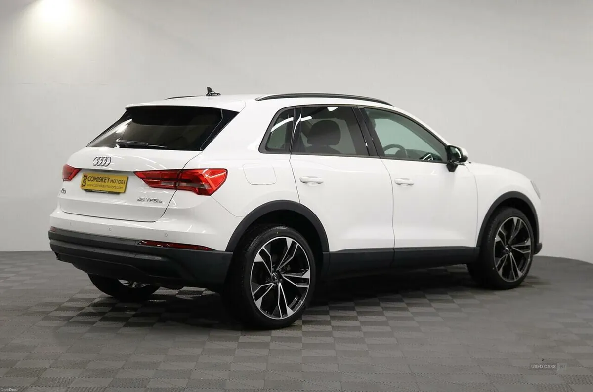 Audi Q3 TFSIe Technik - Image 6