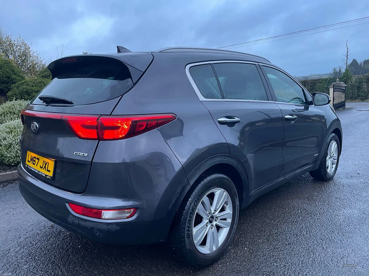 Kia Sportage DIESEL ESTATE - Image 2