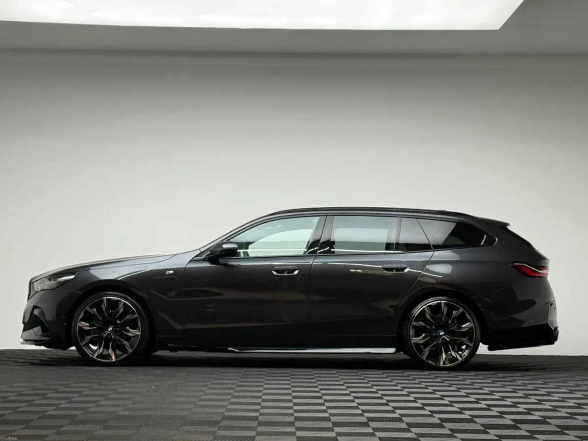 BMW 5-Series 530E M SPORT TOURING - Image 4