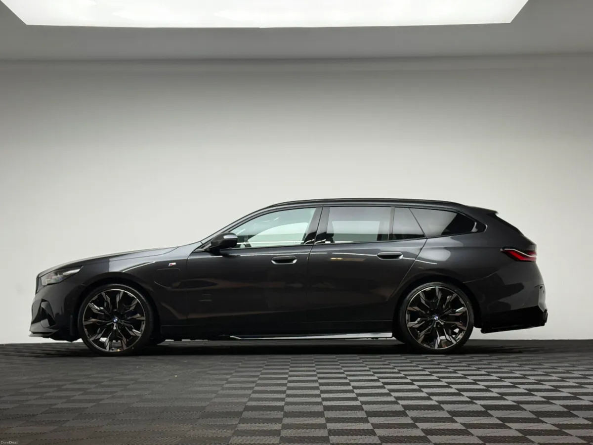 BMW 5-Series 530E M SPORT *SMOKE WHITE* - Image 4