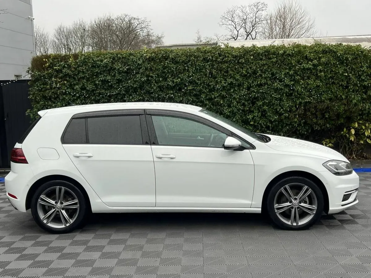 Volkswagen Golf HIGHLINE 2.0 TDI ** HUGE SPEC ** / - Image 2